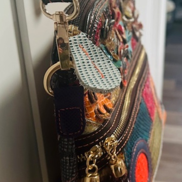 Non Branded Color Flower/Circle Patterned Crossbody Purse - NEW! - Picture 7 of 16